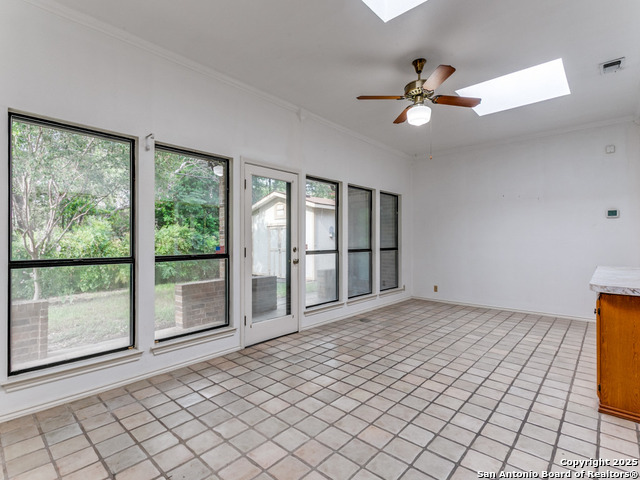 Listing photo id 9 for 4006 Mooresfield