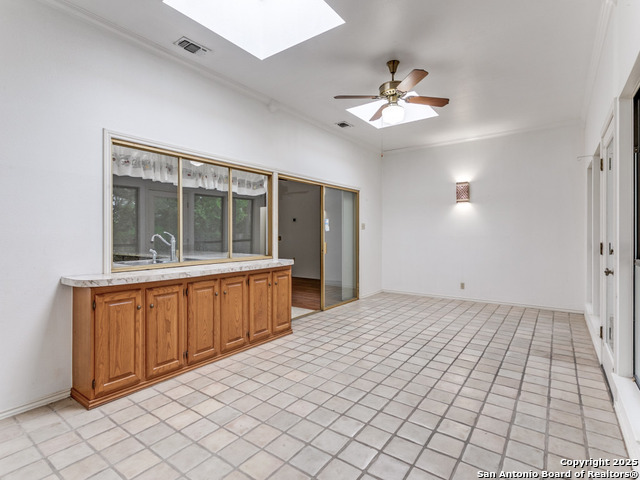 Listing photo id 10 for 4006 Mooresfield