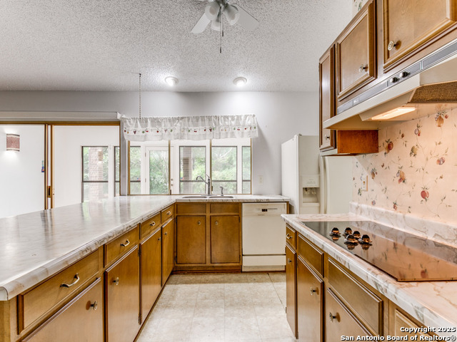 Listing photo id 13 for 4006 Mooresfield