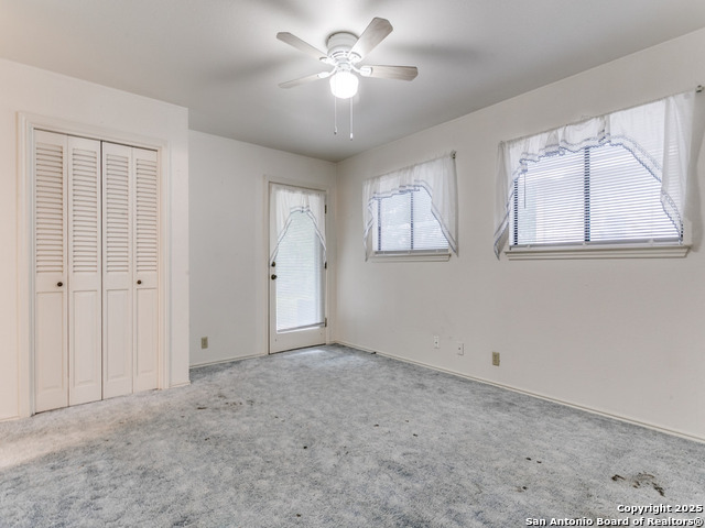 Listing photo id 14 for 4006 Mooresfield