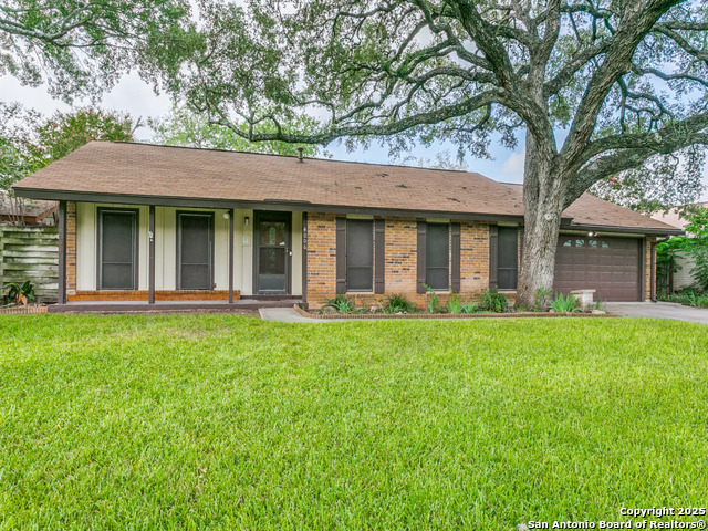 Listing photo id 0 for 4006 Mooresfield