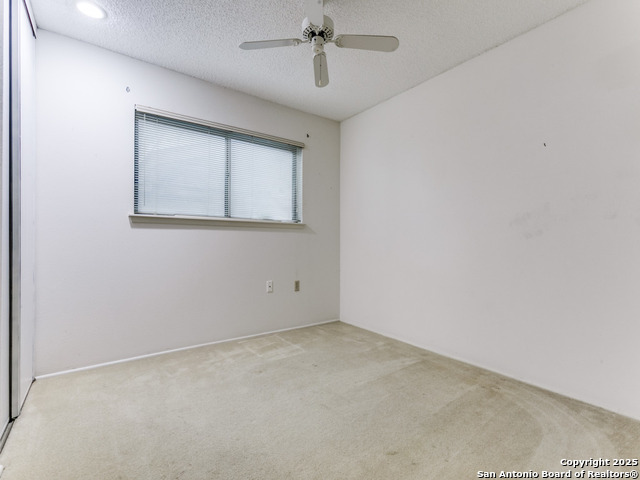 Listing photo id 18 for 4006 Mooresfield