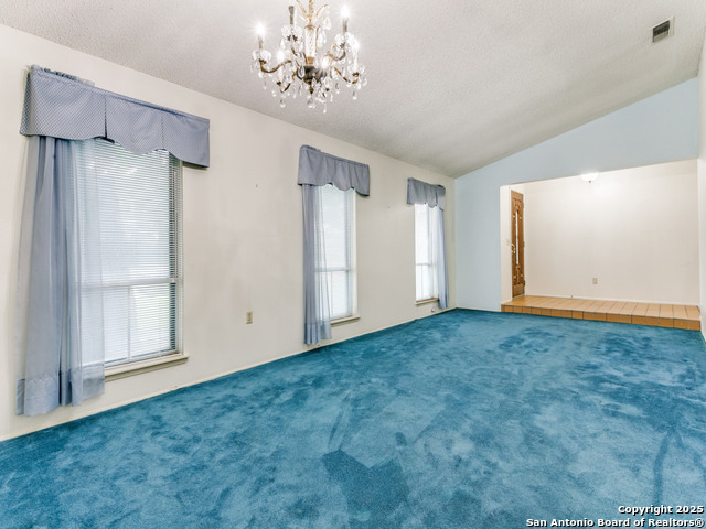 Listing photo id 3 for 4006 Mooresfield