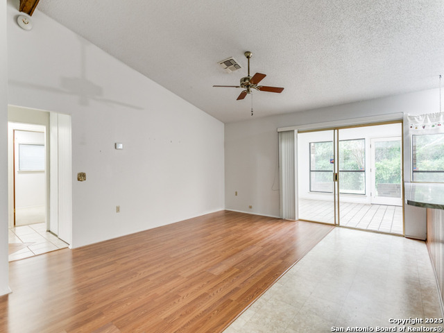 Listing photo id 6 for 4006 Mooresfield