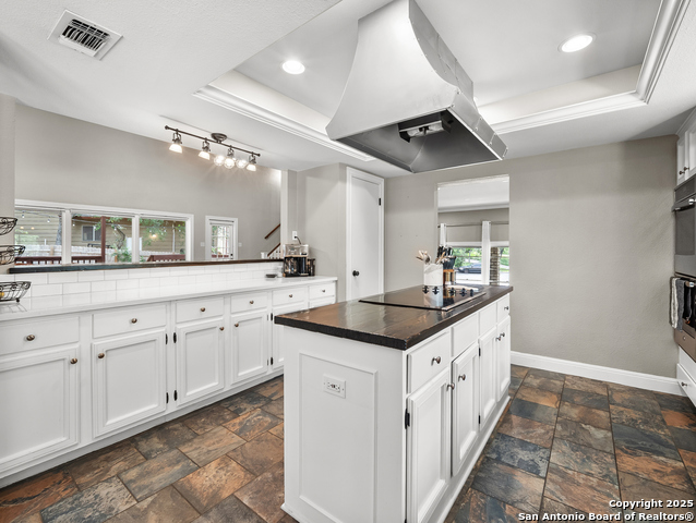 Listing photo id 10 for 3510 Rock Creek