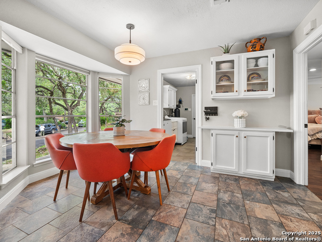 Listing photo id 11 for 3510 Rock Creek