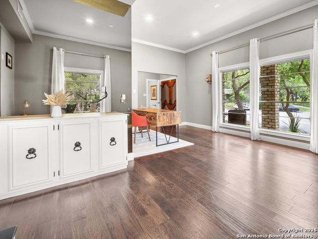 Listing photo id 13 for 3510 Rock Creek