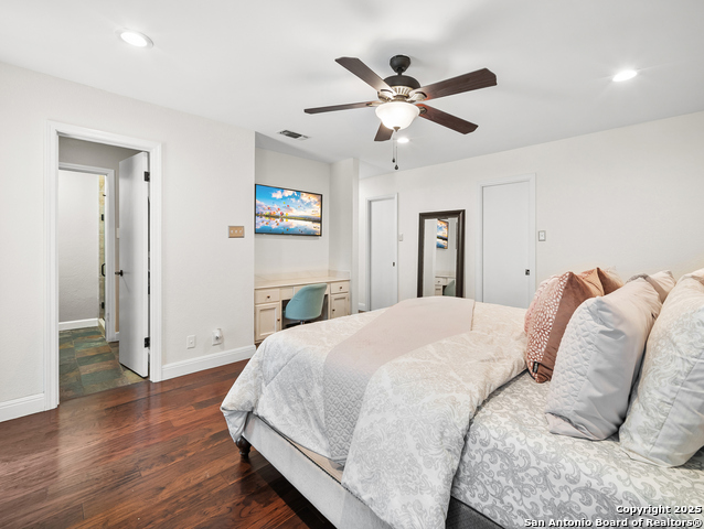 Listing photo id 18 for 3510 Rock Creek