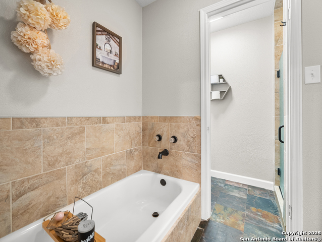 Listing photo id 19 for 3510 Rock Creek