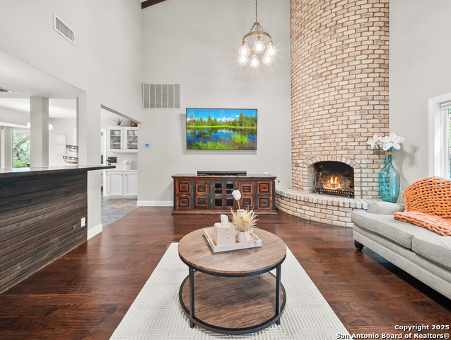 Listing photo id 4 for 3510 Rock Creek