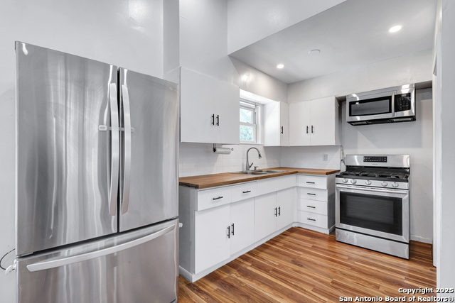 Listing photo id 9 for 551 Lanark