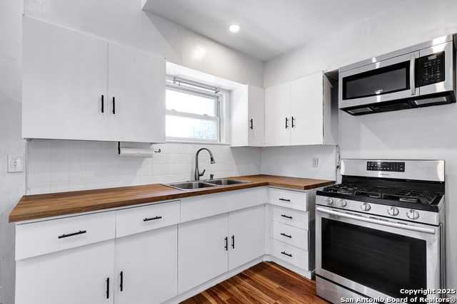 Listing photo id 10 for 551 Lanark