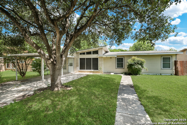 Listing photo id 0 for 551 Lanark