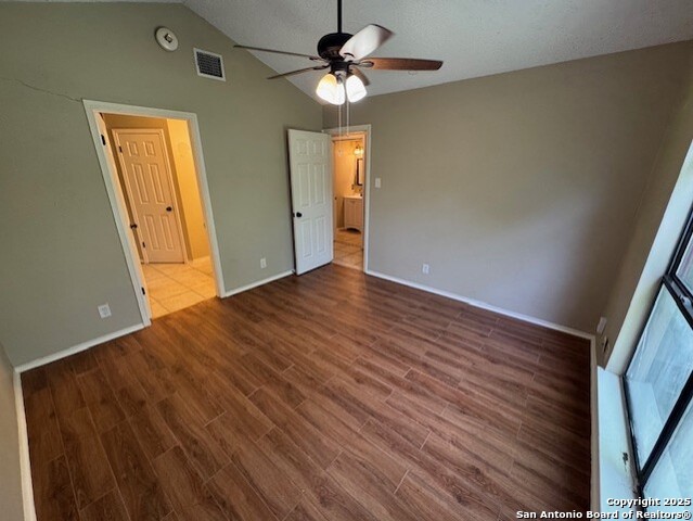 Listing photo id 12 for 9427 Valley Moss