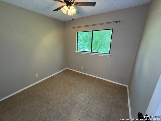 Listing photo id 16 for 9427 Valley Moss