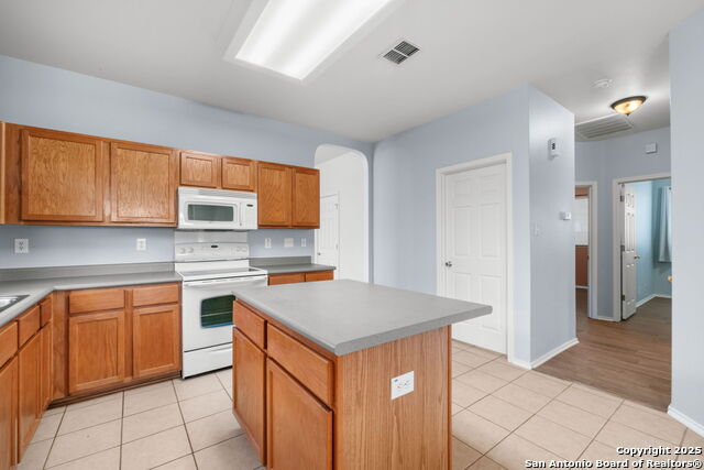 Listing photo id 8 for 5638 Arcadia Park