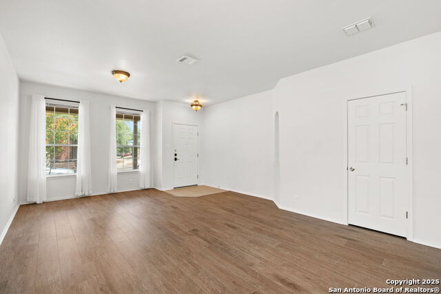 Listing photo id 3 for 5638 Arcadia Park