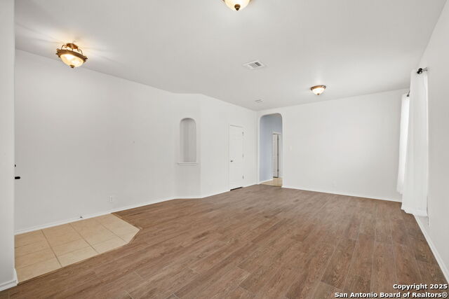 Listing photo id 4 for 5638 Arcadia Park