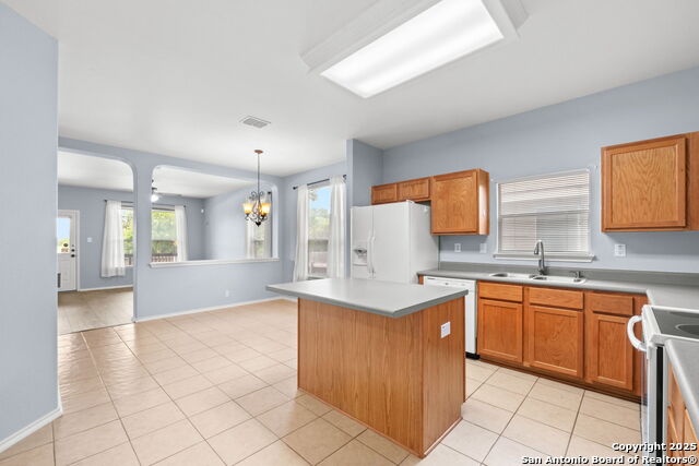 Listing photo id 5 for 5638 Arcadia Park