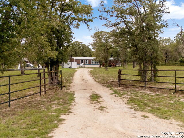 Details for 181 Oak Valley, La Vernia, TX 78121
