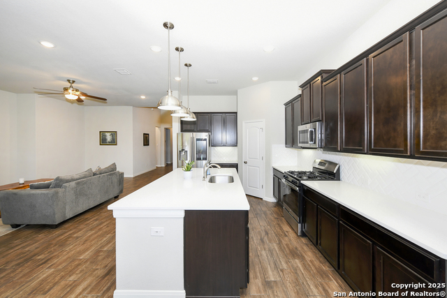 Image 19 of 42 For 22630 Carriage Blf