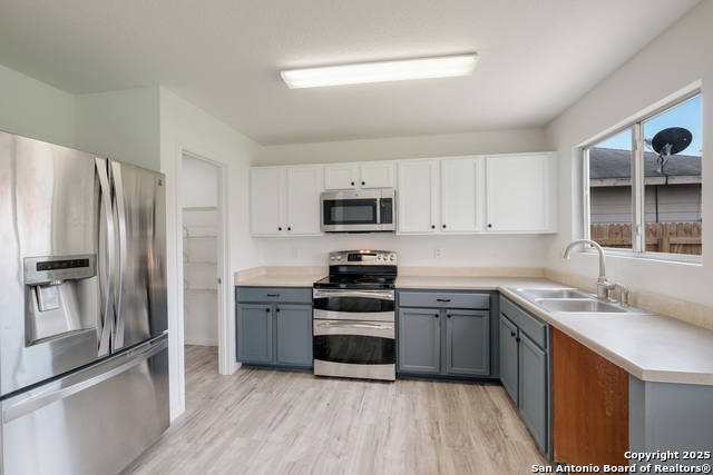 Listing photo id 10 for 7827 Oakdale Park