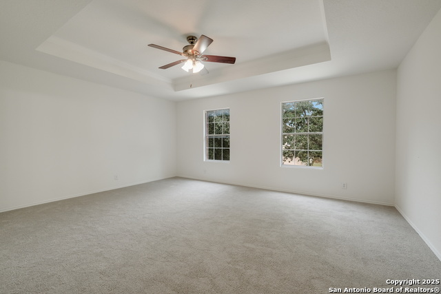 Listing photo id 14 for 7827 Oakdale Park