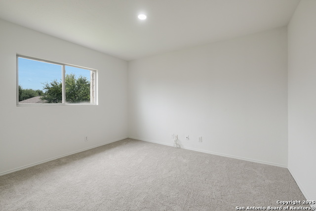 Listing photo id 24 for 7827 Oakdale Park