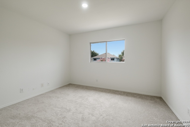 Listing photo id 28 for 7827 Oakdale Park