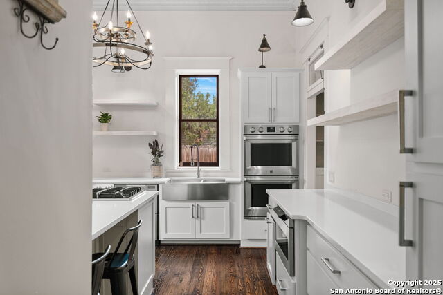 Image 11 of 41 For 509 W Austin St