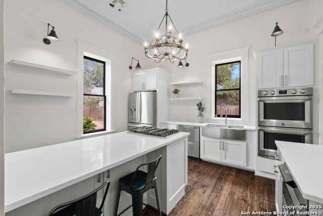 Image 12 of 41 For 509 W Austin St