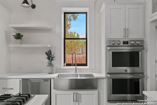 Image 16 of 41 For 509 W Austin St