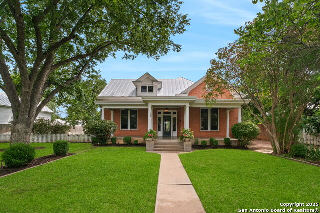 Image 2 of 41 For 509 W Austin St
