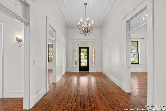 Image 7 of 41 For 509 W Austin St