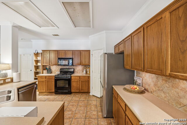 Listing photo id 8 for 202 Willow Grove