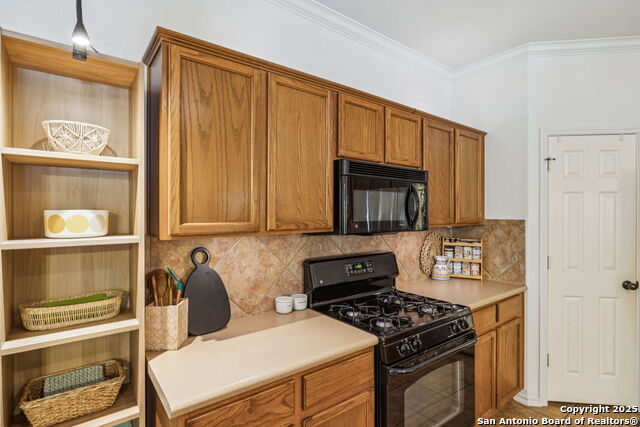 Listing photo id 12 for 202 Willow Grove