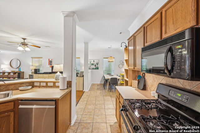 Listing photo id 13 for 202 Willow Grove