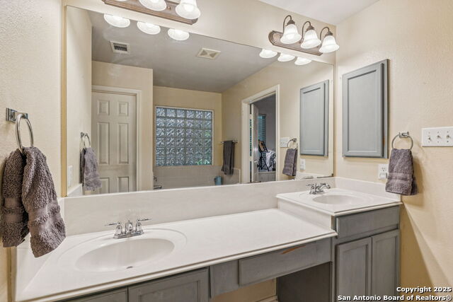 Listing photo id 25 for 202 Willow Grove