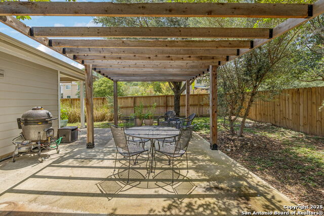 Listing photo id 39 for 202 Willow Grove