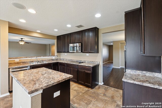 Image 17 of 46 For 7503 Copper Meadow