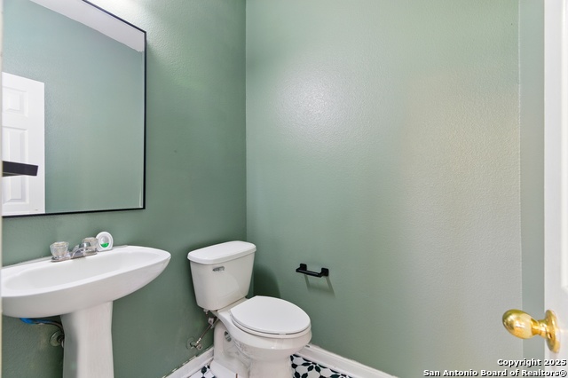 Listing photo id 9 for 59 Roan Heights