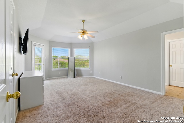 Listing photo id 13 for 59 Roan Heights