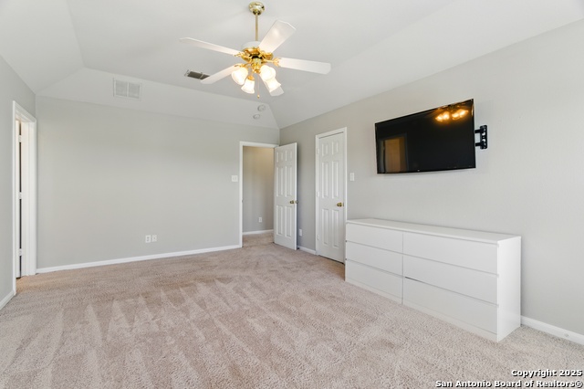 Listing photo id 14 for 59 Roan Heights