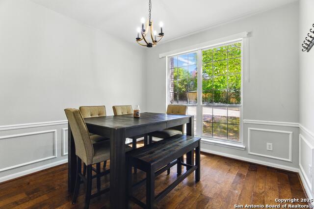 Listing photo id 3 for 59 Roan Heights