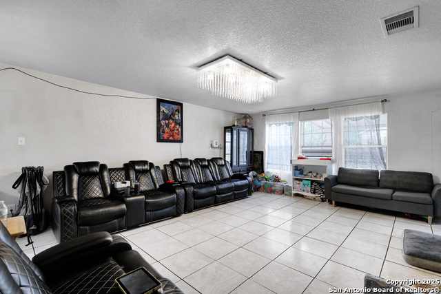 Image 4 of 21 For 1515 Agency  