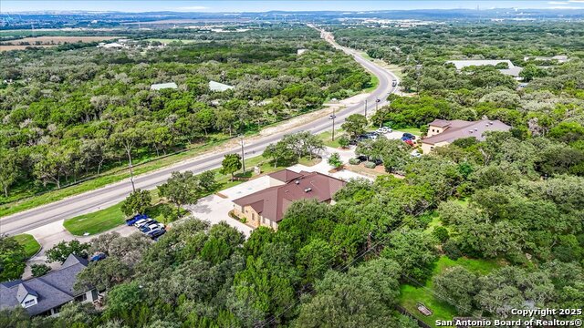 Listing photo id 27 for 19269 Fm 2252 200