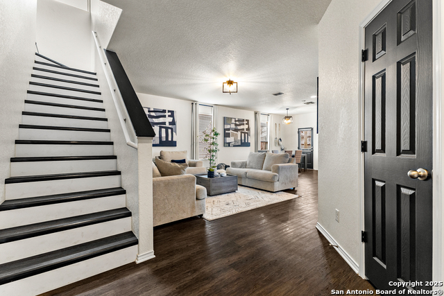 Listing photo id 2 for 12010 Amber Vista