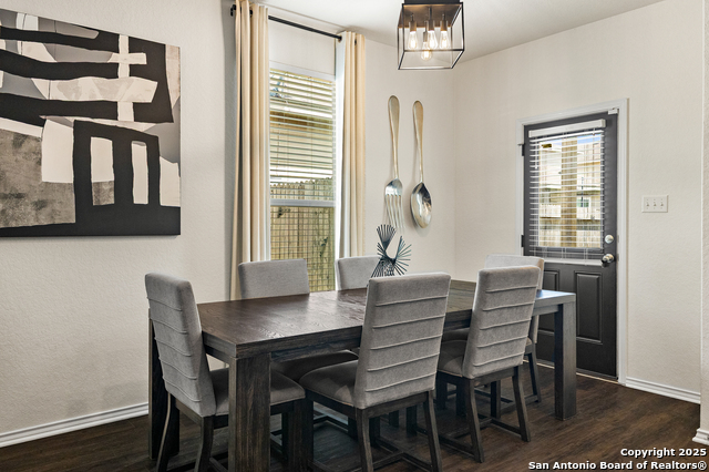 Listing photo id 3 for 12010 Amber Vista