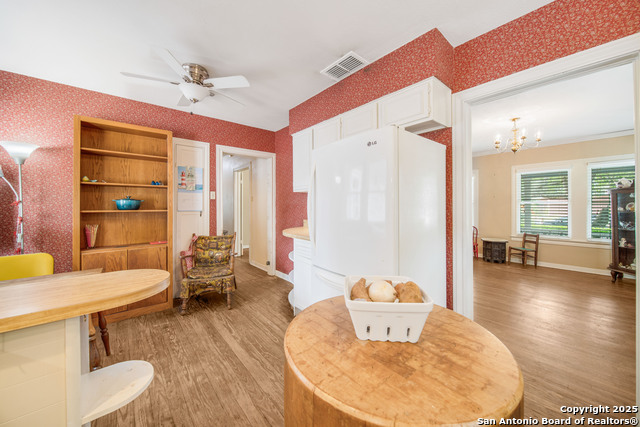 Image 11 of 30 For 205 Larkwood