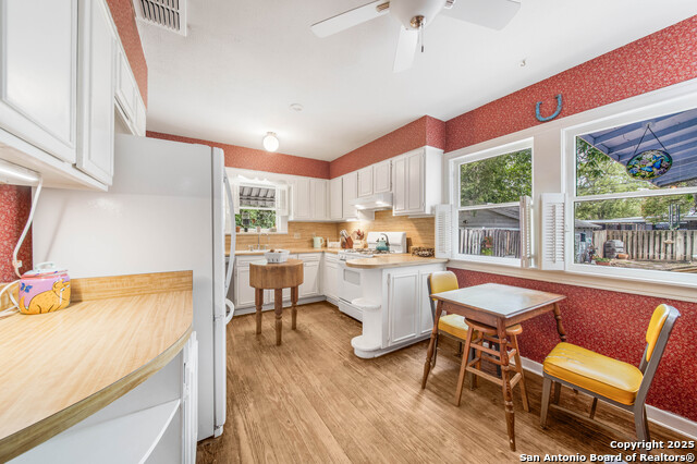 Image 13 of 30 For 205 Larkwood